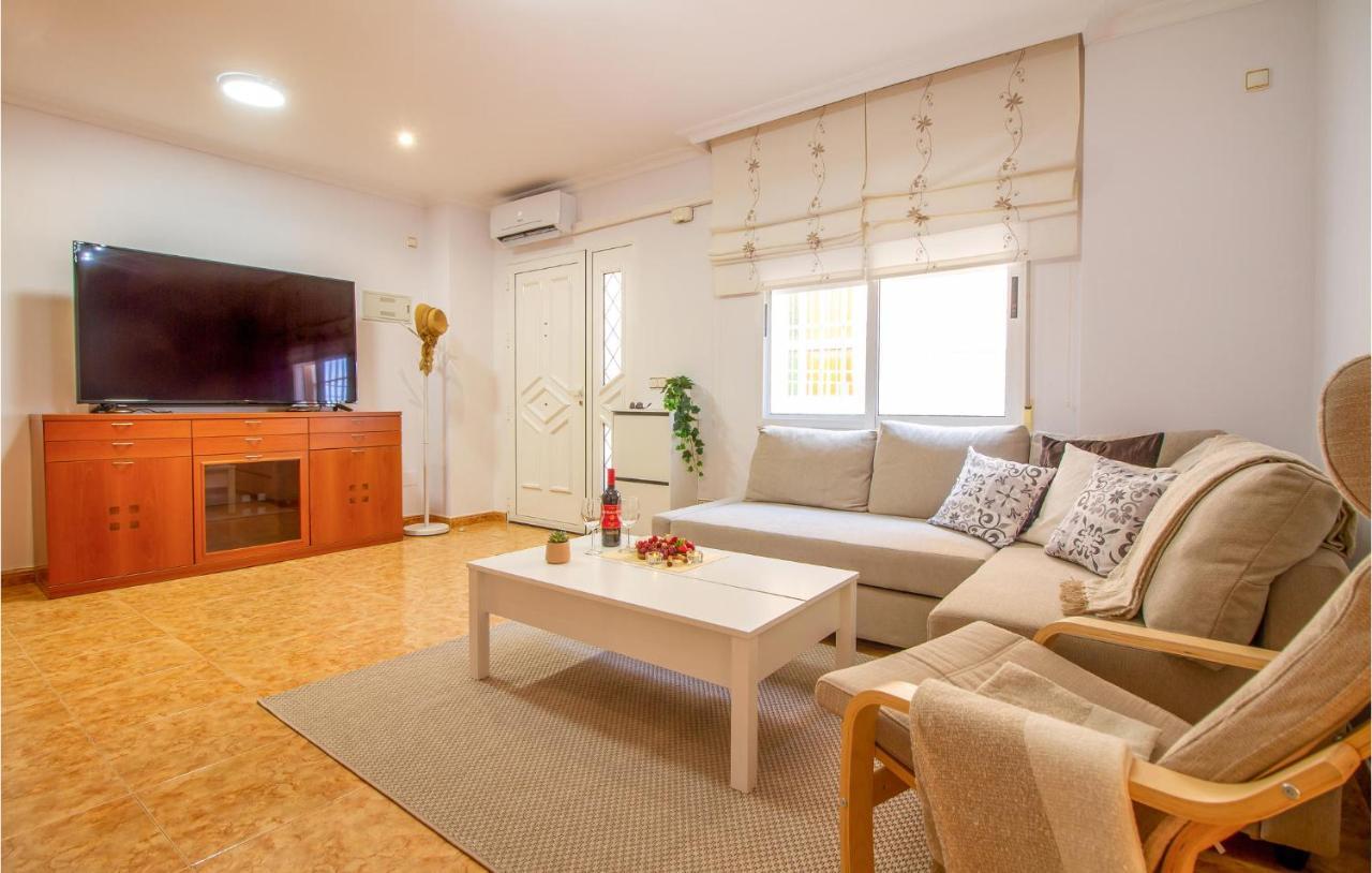 Cozy Apartment In Aguilas With Kitchen Bagian luar foto